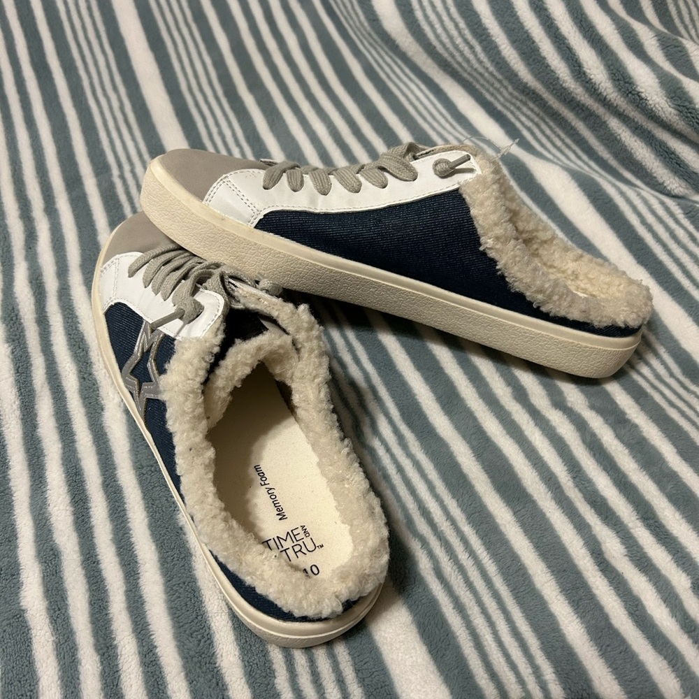 Time and Tru Women's Sneakers - Navy and White